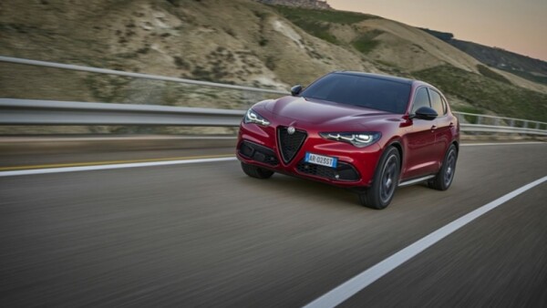 Stelvio 2.2 Turbodiesel 210 CV AT8 Q4 Sprint}