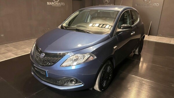 Ypsilon 1.0 FireFly 5 porte S&S Hybrid Silver}