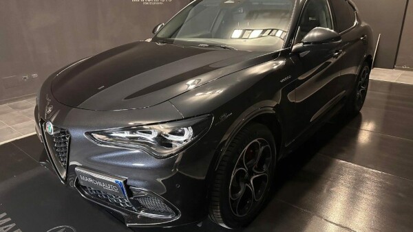 Stelvio 2.2 Turbodiesel 210 CV AT8 Q4 Veloce}