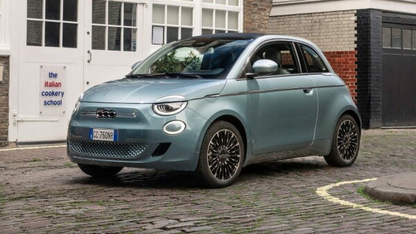 500 Red Cabrio 23,65 kWh}