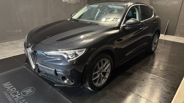 Stelvio 2.2 Turbodiesel 210 CV AT8 Q4 Super}