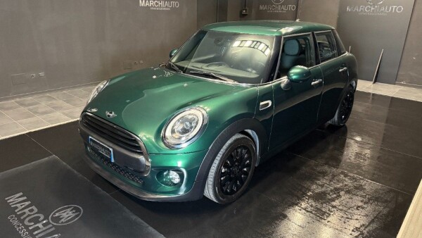 Cooper D 1.5 Cooper D Business XL 5 porte}