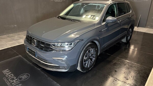 Tiguan 2.0 TDI SCR Life}
