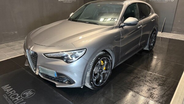 Stelvio 2.2 Turbodiesel 210 CV AT8 Q4 Veloce}