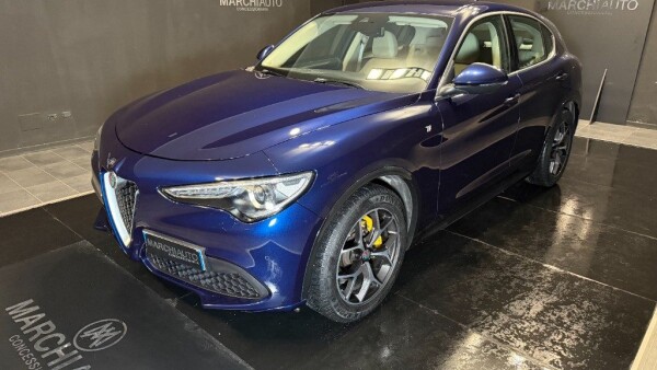 Stelvio 2.2 Turbodiesel 210 CV AT8 Q4 Ti}