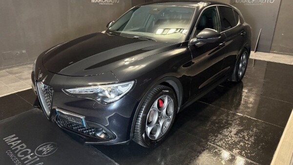 Stelvio 2.2 Turbodiesel 190 CV AT8 Q4 Sprint}