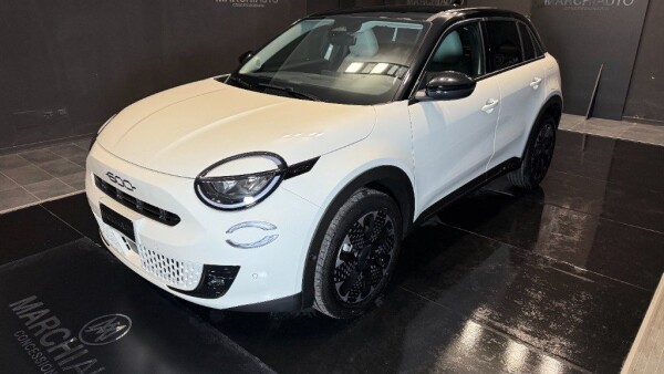 600 Hybrid 110 CV DCT MHEV La Prima II}