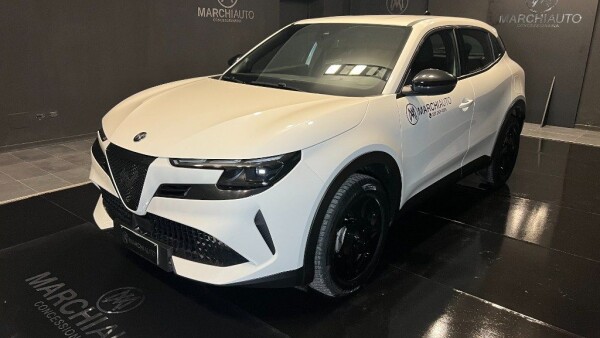 Junior 1.2 145 CV Hybrid eDCT6}