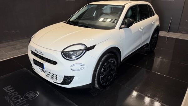 600 Hybrid 100 CV DCT MHEV La Prima}