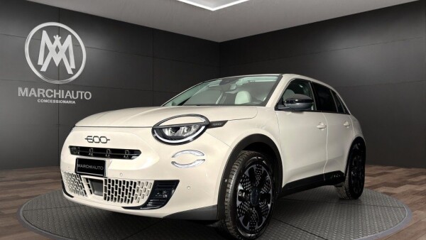 600 Hybrid 110 CV DCT MHEV La Prima}