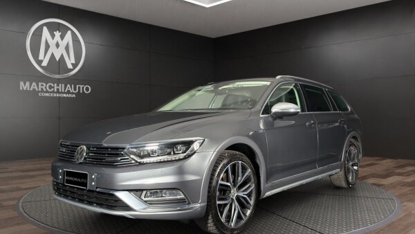Passat Business Alltrack 2.0 TDI 190 CV 4MOTION DSG Exec.}