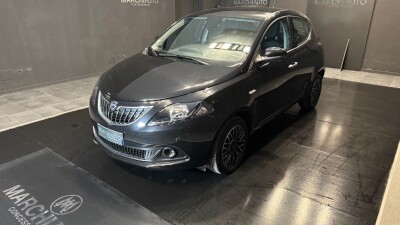 Offerte in Evidenza Marchi Auto - Ypsilon 1.0 FireFly 5 porte Hybrid Platino - Immagine 0